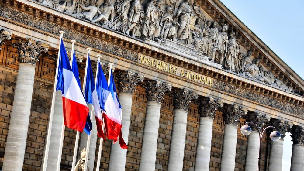 Impôts sur l'immobilier, RSA, fiche de salaire... Ce qui change pour vous après les législatives