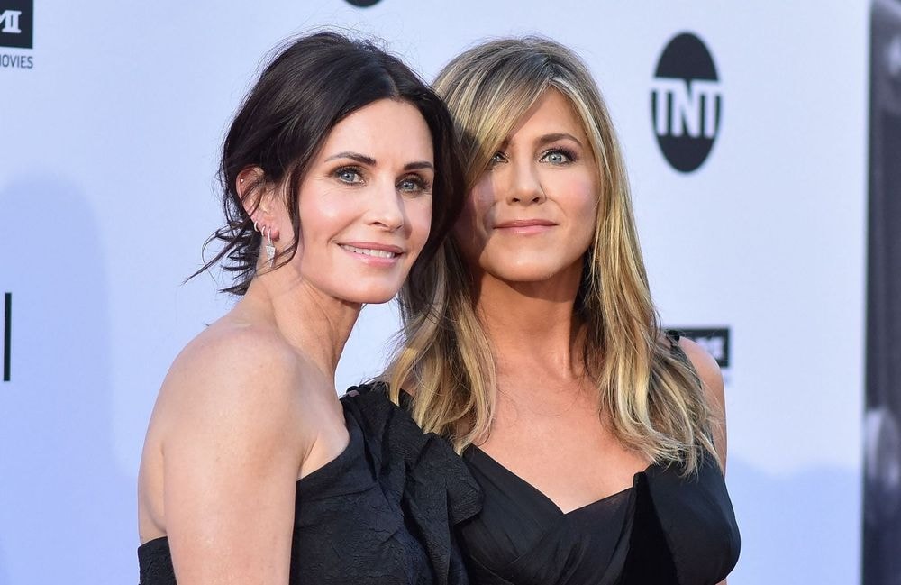 Jennifer Aniston et Courteney Cox inséparables : leurs retrouvailles complices en photo