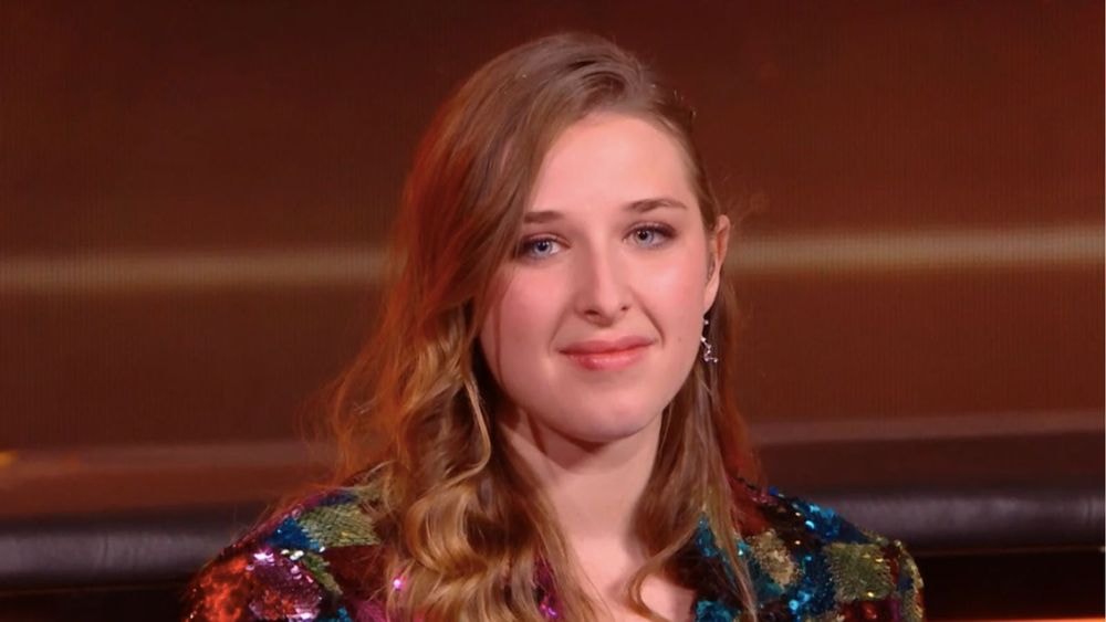 "Elle doit lever le pied" : après The Voice, Helena annule sa présence à un autre événement