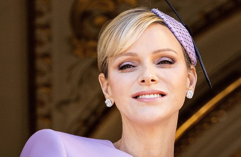 Charlène de Monaco change de tête et abandonne son blond pour une couleur automnale ultra chic