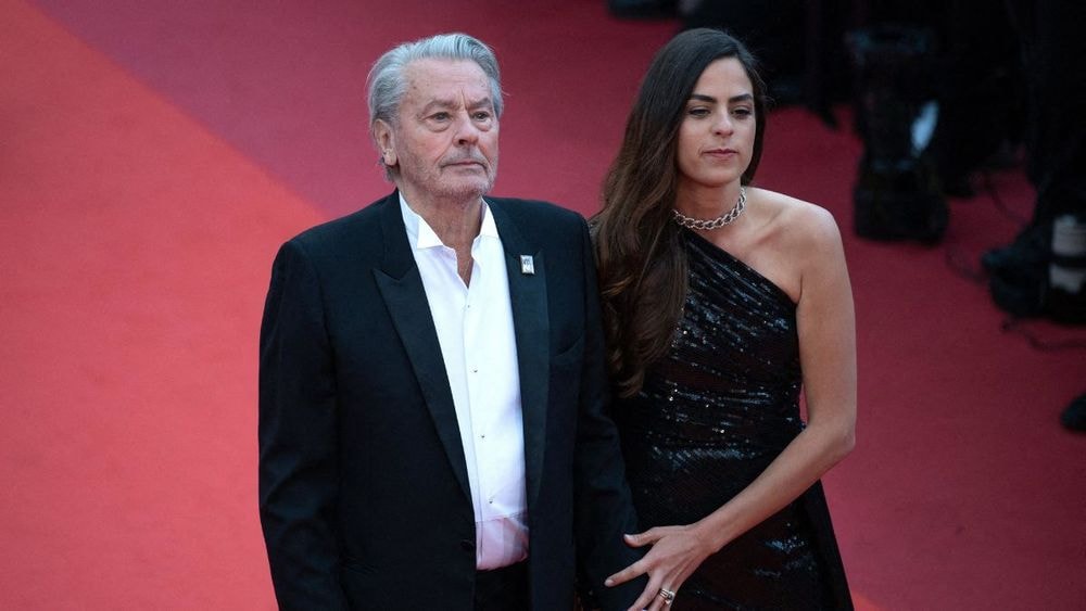 Anouchka Delon partage un souvenir bouleversant à l’approche du premier anniversaire de la mort de son père