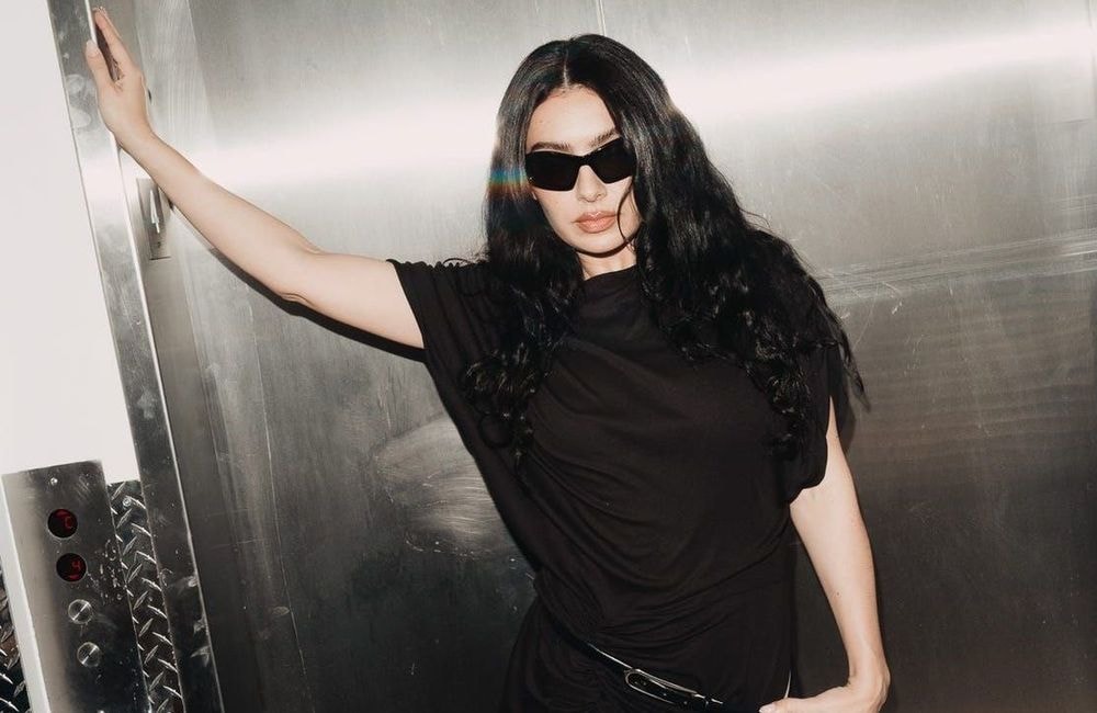 « Messy girl » : pourquoi cette esthétique faussement négligée envahit nos feeds Instagram ?
