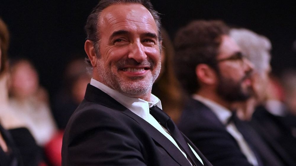 Face à la nouvelle du remake d’Un gars, Une fille, Jean Dujardin réagit : “Je trouve ça bien”