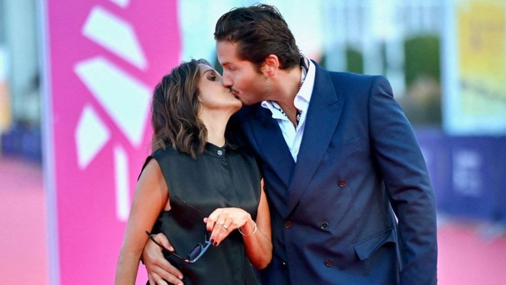 Alexandre Kominek évoque les réactions parfois vives suscitées par son couple avec Florence Foresti : "Je ne vis pas pour les autres"