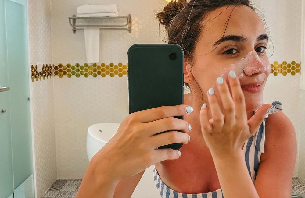 Les dermatologues sont unanimes : le soleil commence à abîmer la peau dès 15 minutes d’exposition