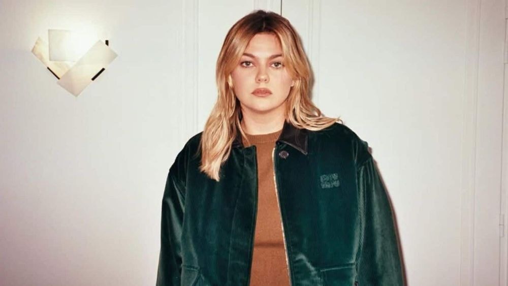 Louane revient sur ce trouble qui l'a isolée durant son enfance : "Incapable de me tenir"