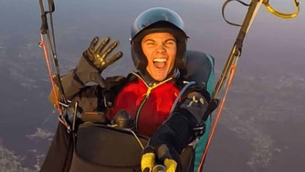 Timo Leonetti : le jeune champion de parapente de 22 ans trouve la mort tragiquement lors des championnats de France