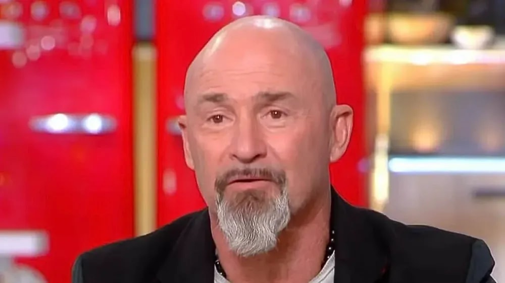 À 64 ans, Vincent Lagaf révèle l’enfer de son enfance : "Mon père fermait la porte…"