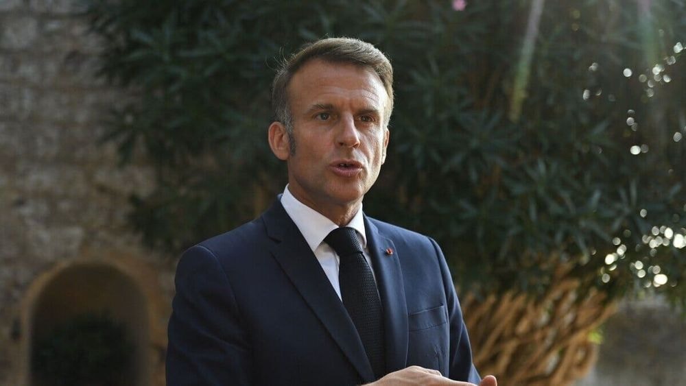 Emmanuel Macron secrètement en couple avec une célèbre actrice ? La rumeur se confirme “Une nouvelle histoire…”