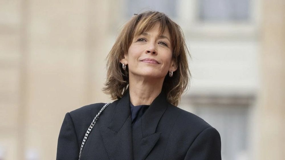 "Question suivante !" : Sophie Marceau, 14 ans à l'époque, agacée par cette question sur la Boum, elle n'y répondra JAMAIS