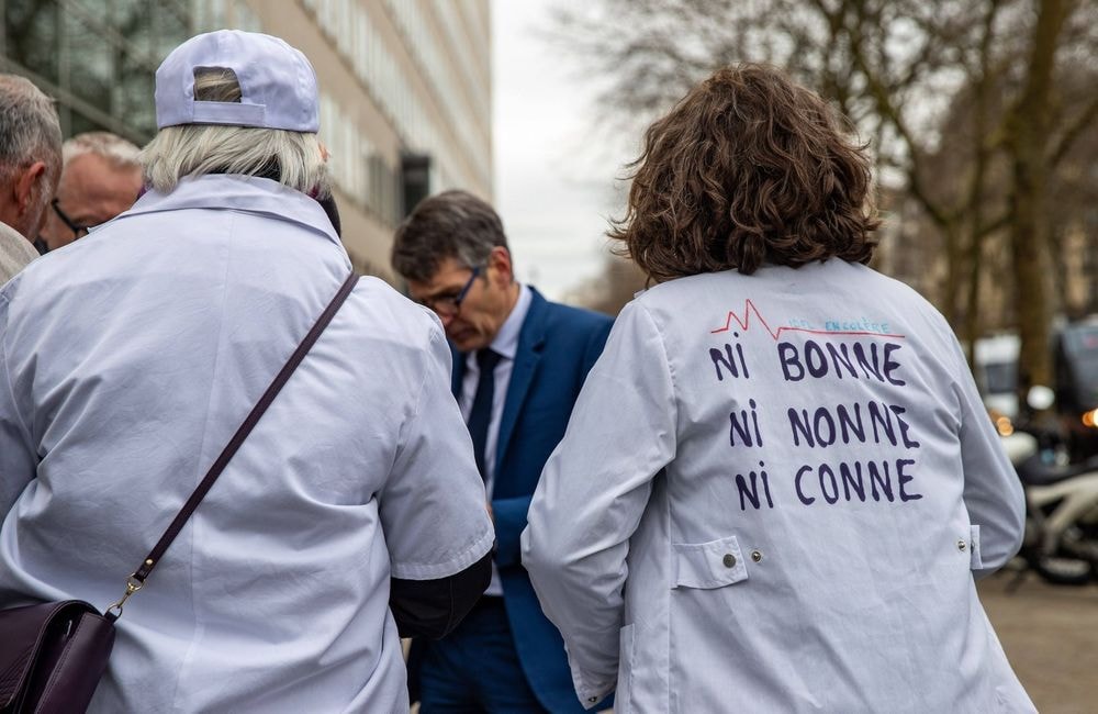 Violences contre les soignants : un collectif se mobilise pour exiger un durcissement rapide de la loi