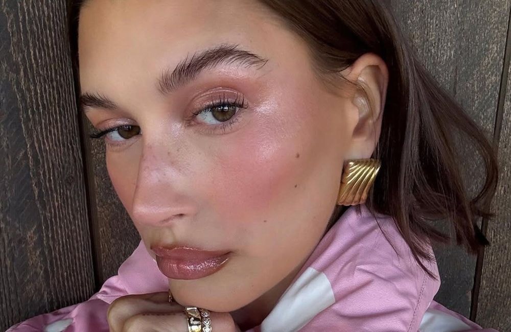 « Sugarplum Glam » : la tendance maquillage hivernale qui enchante déjà les fêtes