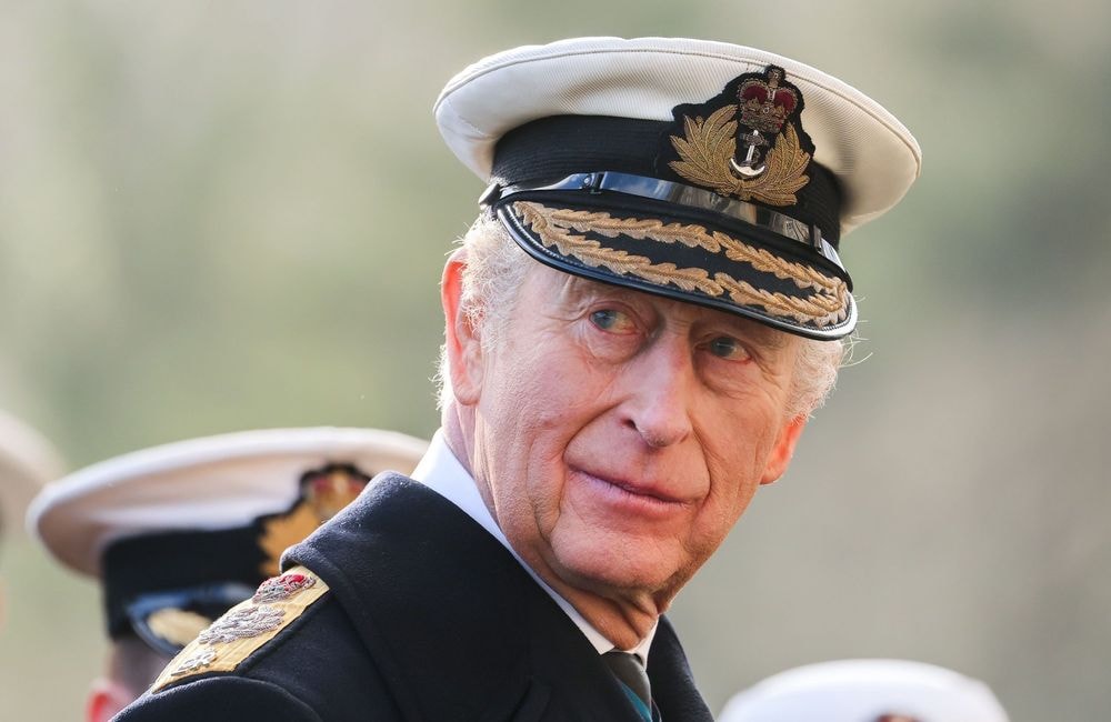 Affaire Epstein : le roi Charles III brise le silence après l’arrestation de son frère Andrew