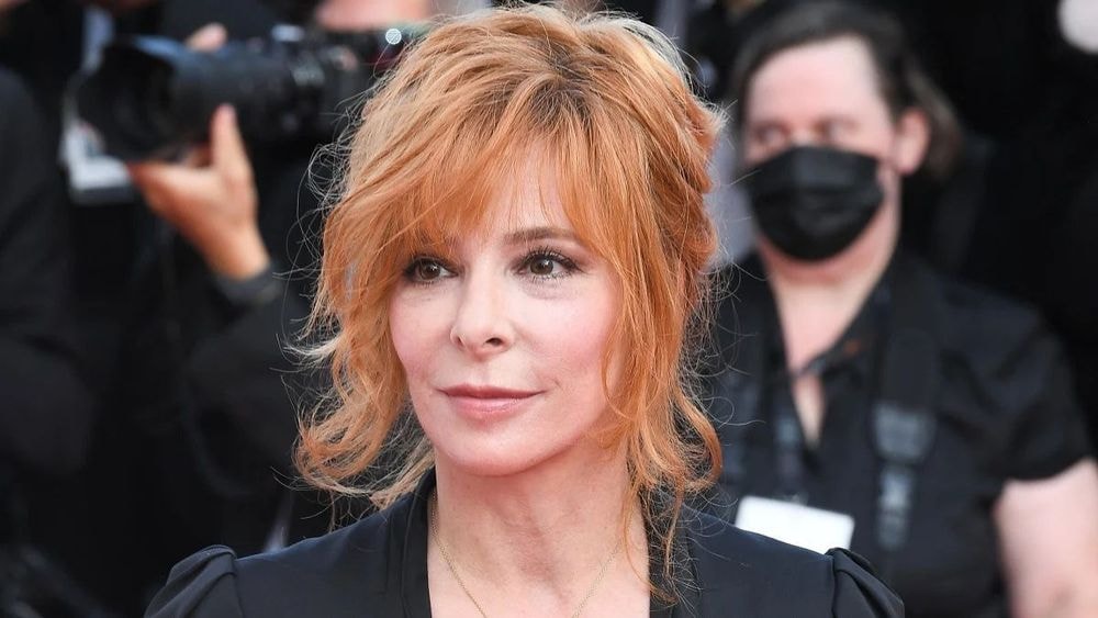 À 60 ans, Mylène Farmer pulvérise un record et marque le début de l'année 2025