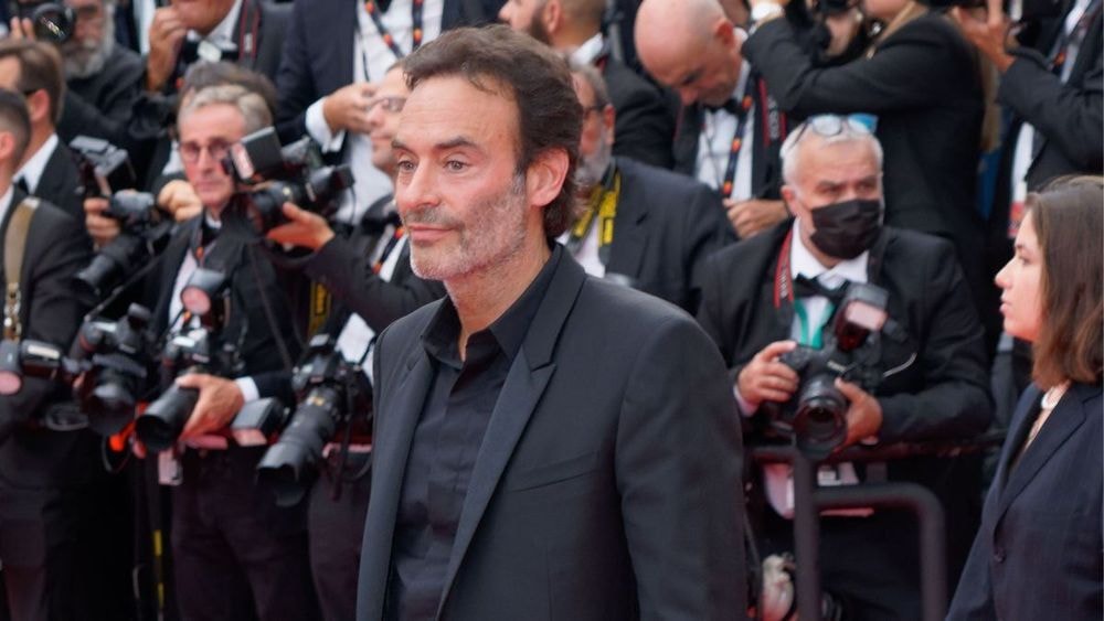 Anthony Delon contrarié par des invités lors des funérailles de son père : "Il y a toujours des fuites"