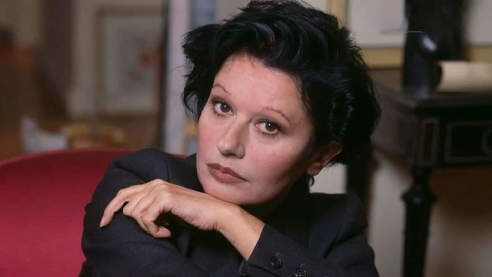 "Ravie d’être…" : cette phrase (très) étonnante inscrite sur le cercueil de Guesch Patti !