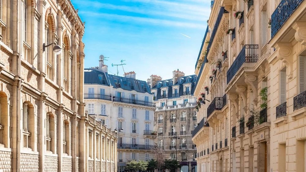 Immobilier 2026 : les rues les plus chères des 50 grandes villes françaises, avec Paris dépassant 23 000 €/m2