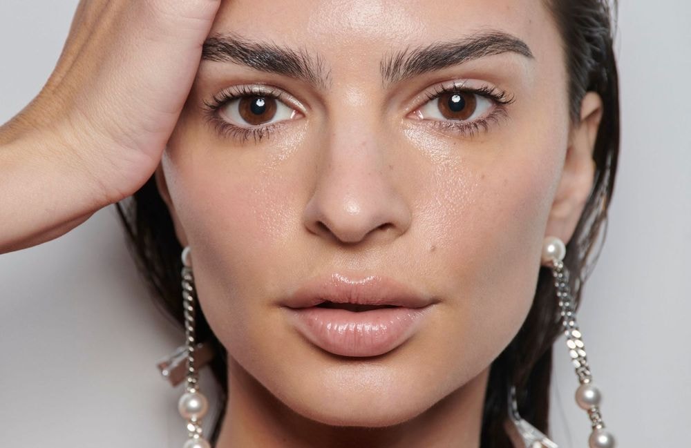 4 couleurs de vernis à ongles qui font ressortir le bronzage à la rentrée