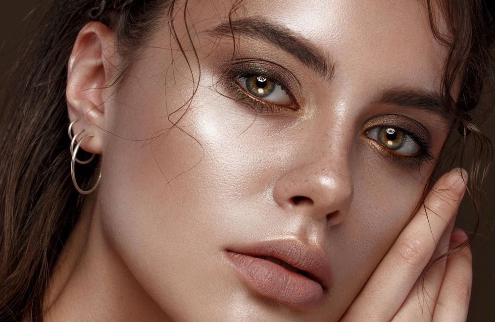 Pearl skin : quel est ce maquillage lumineux aux 60 millions de vues sur la Toile ?