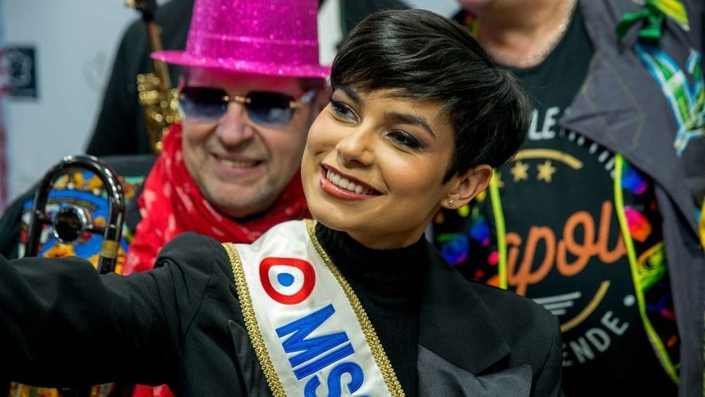 Miss Univers 2025 : "Elle a dû être...", une concurrente d’Eve Gilles victime d'un drame
