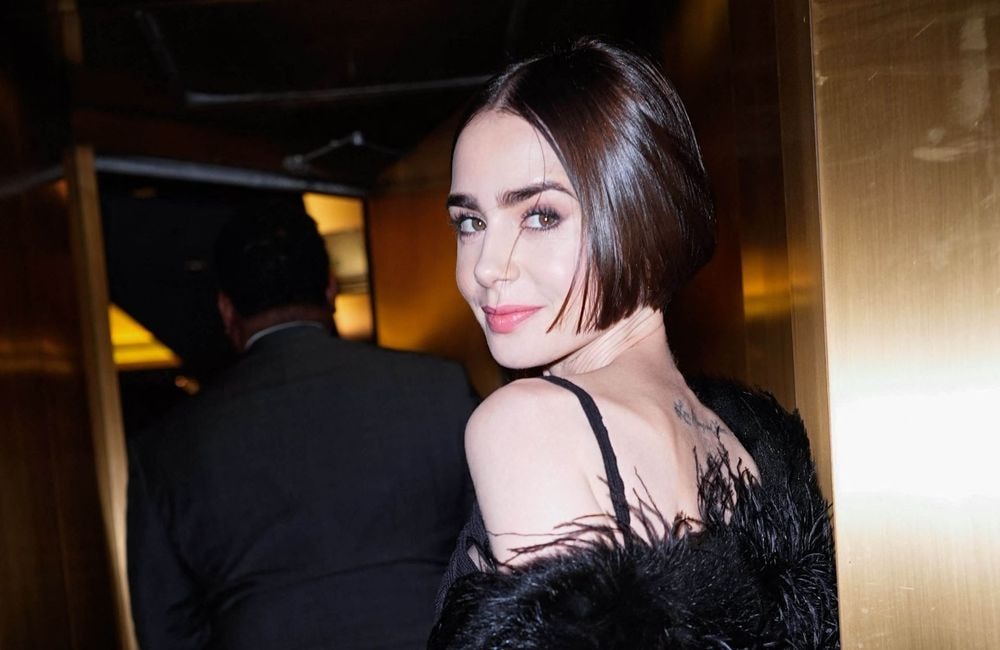 Lily Collins raccourci son carré pour la promotion d’« Emily in Paris » et c’est très chic