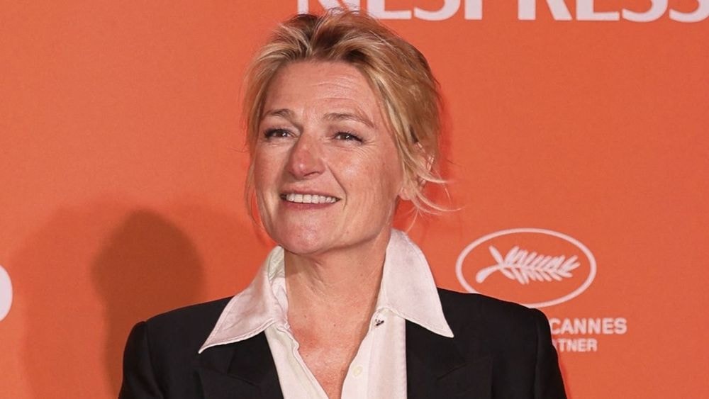 Tension à C à vous : "Étais-je à la hauteur ?", Anne-Élisabeth Lemoine évoque ses doutes après les rumeurs d'éviction