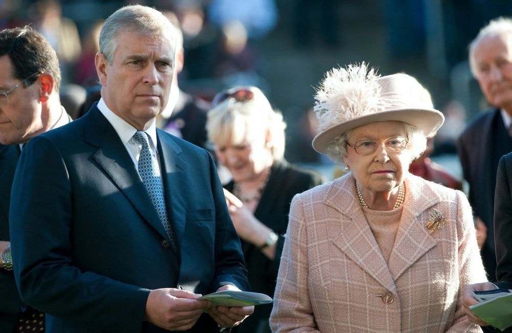 Scandale royal : l'ex-prince Andrew, de fils adoré d’Elisabeth II à trouble-fête de Buckingham