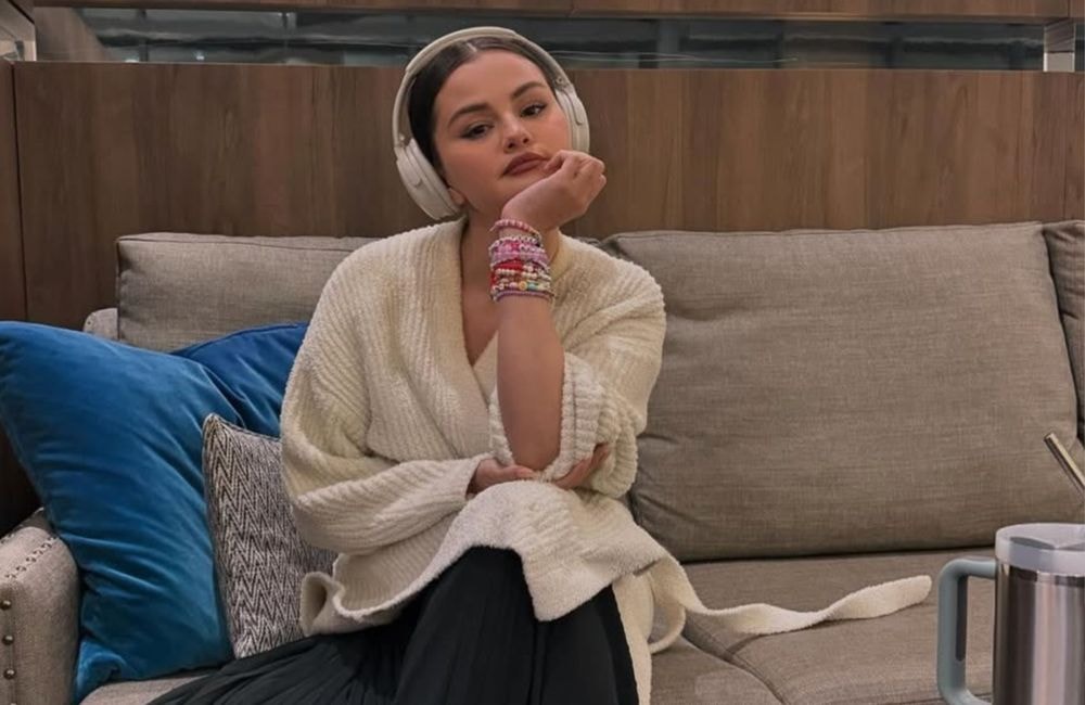 Douce et magnétique, on veut la manucure «Pink Whip» de Selena Gomez