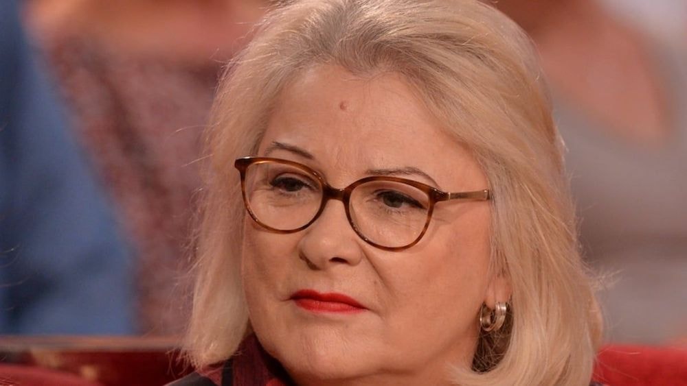 Josiane Balasko (76 ans) se dévoile en bikini : authenticité et légèreté au rendez-vous, son cliché inattendu fait réagir