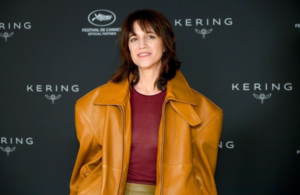 Charlotte Gainsbourg rend un tendre hommage à sa demi-sœur Kate Barry