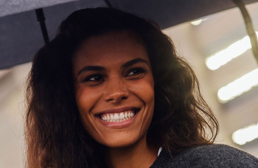 Voici la fréquence de lavage de cheveux recommandée pour une pousse optimale