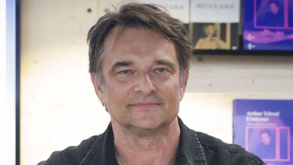 David Hallyday : il clashe ses demi-sœurs, "Je pense qu'il faut qu'elles …