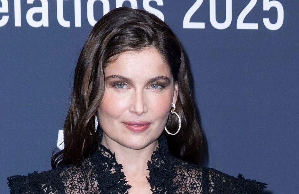 Sublime, Laetitia Casta affiche une mise en beauté des plus captivantes