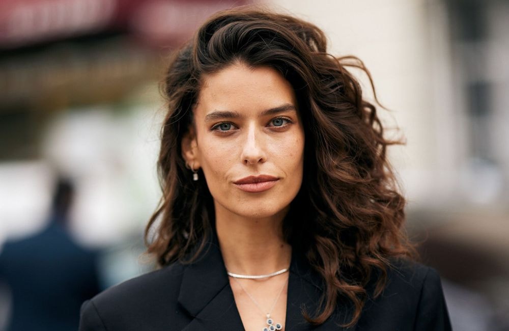 Volume : l’astuce d’un pro pour rafraÎchir sa coiffure
