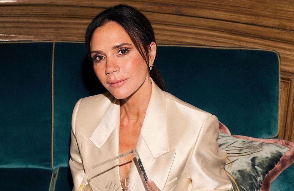 On sait enfin comment reproduire le smoky-eyes signature de Victoria Beckham