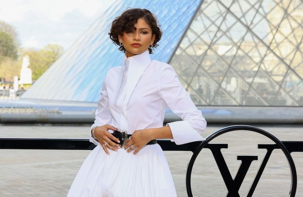 Zendaya : cette bague aperçue au défilé Louis Vuitton qui affole les réseaux (et relance les rumeurs de mariage)