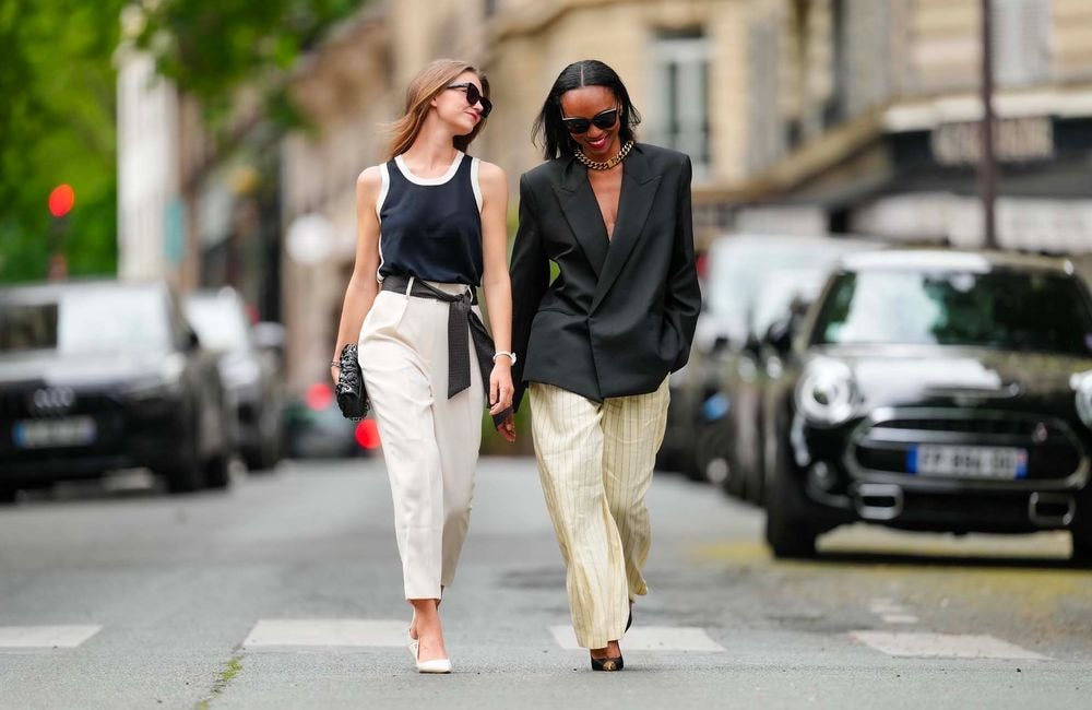 5 pantalons tendance qui allongent la silhouette