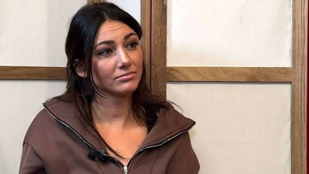 Delphine Wespiser : en larmes à cause de son ex-compagnon "pervers narcissique", les internautes pensent savoir de qui il s'agit !