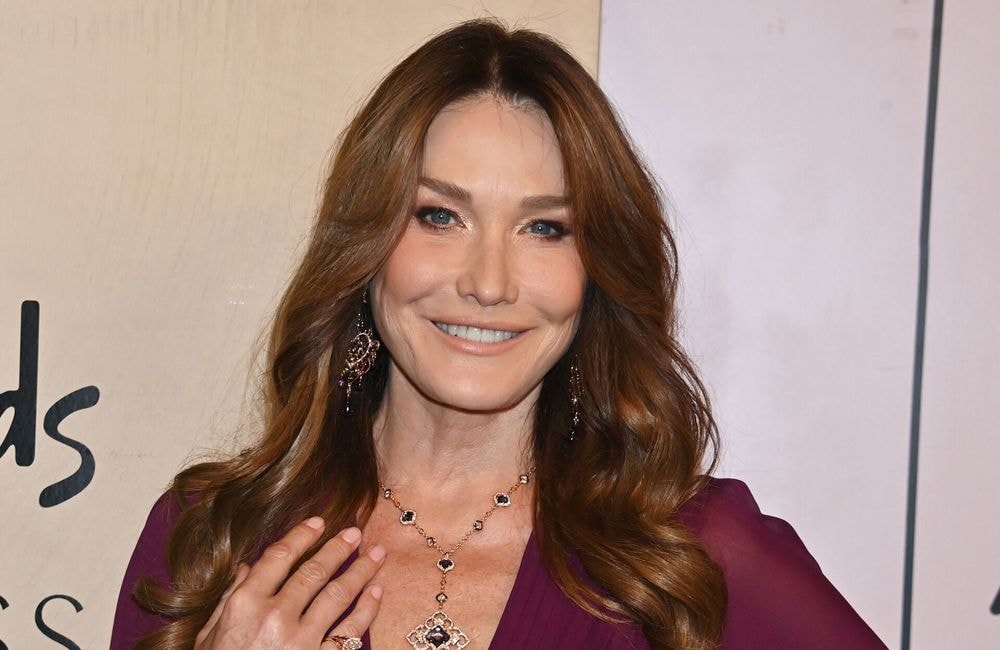 Radieuse, Carla Bruni se dévoile au naturel sur Instagram