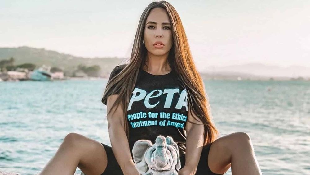Kim Glow : accusée d'avoir abandonné son chien, elle pousse un gros coup de gueule après les commentaires des internautes !