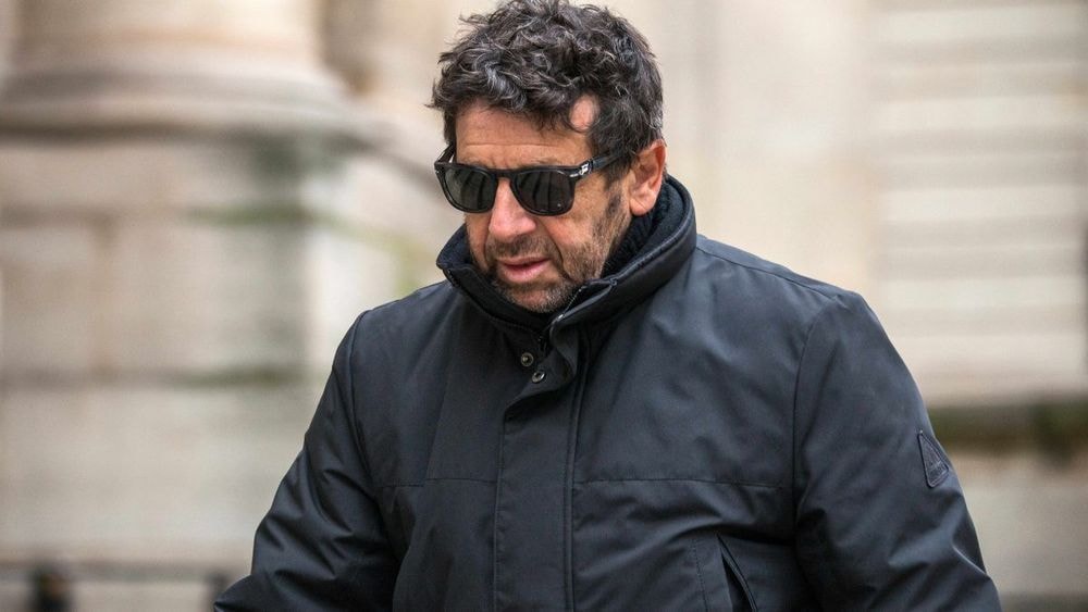 Après 30 témoignages contre Patrick Bruel, cette Une de Charlie Hebdo provoque une vague de réactions