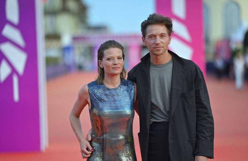 Le chanteur Raphaël dévoile la naissance de son troisième enfant avec Mélanie Thierry