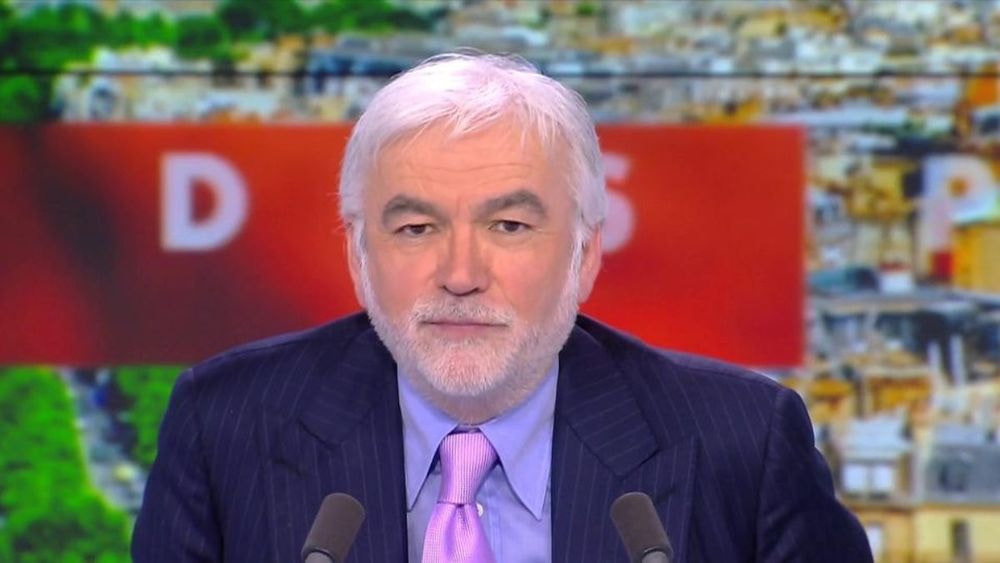 Pascal Praud attaque Kylian Mbappé en direct sur CNews : "Lui rentrer dans la…