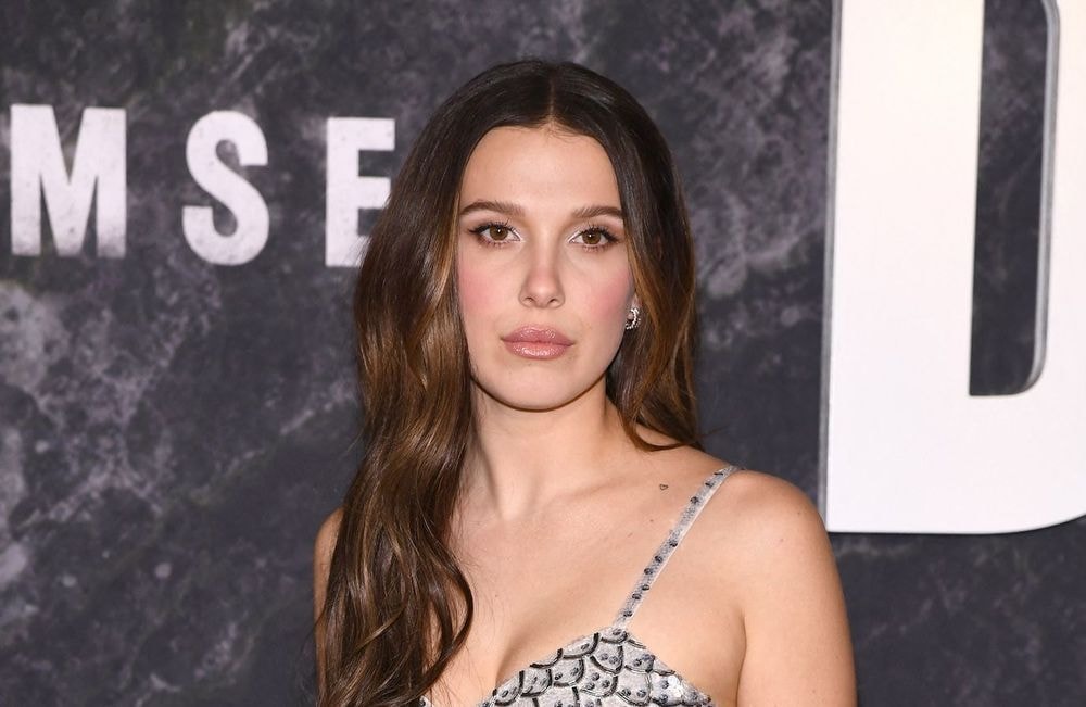 Millie Bobby Brown répond aux commentaires sur son physique : « Les femmes grandissent »