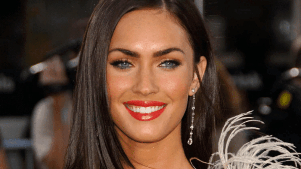 Meghan Fox au naturel sur Instagram : les fans convaincus que son surprenant cliché sans maquillage est le fruit de l’IA