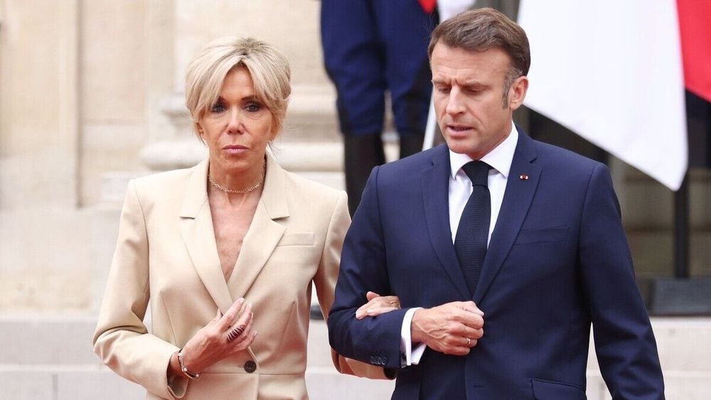 Emmanuel Macron "moins séduisant que Brigitte”, l'aveu lunaire du président de la République