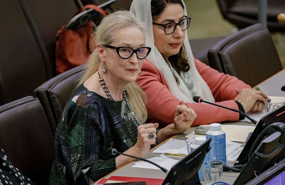 « Un écureuil a plus de droits qu'une fille » : Meryl Streep appelle à agir contre l'oppression des talibans