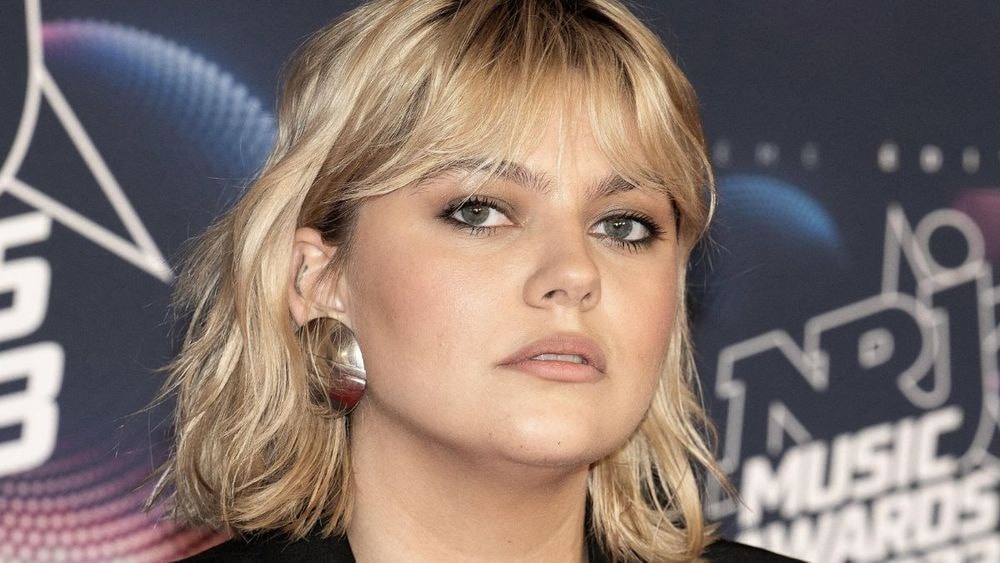 Louane remuée et en larmes après un concert : "J'arrive pas à croire…"