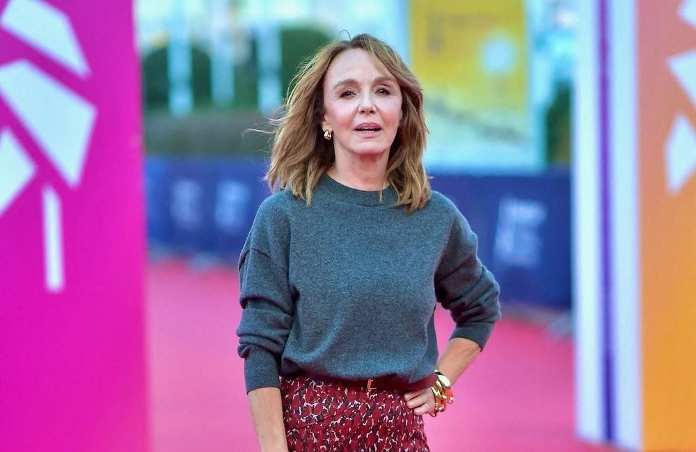 Philippine Leroy-Beaulieu électrise la cérémonie de clôture du Festival de Deauville en mini jupe à traîne