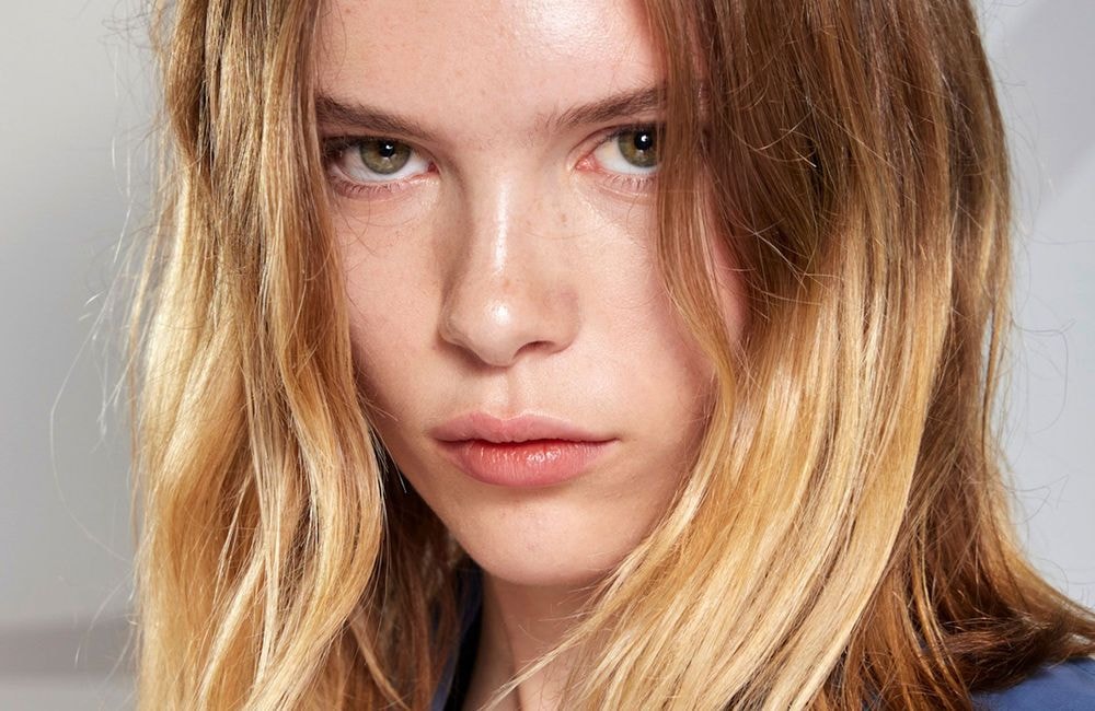 Qu'est-ce que le « recession blonde » et pourquoi cette coloration fait-elle le buzz ?